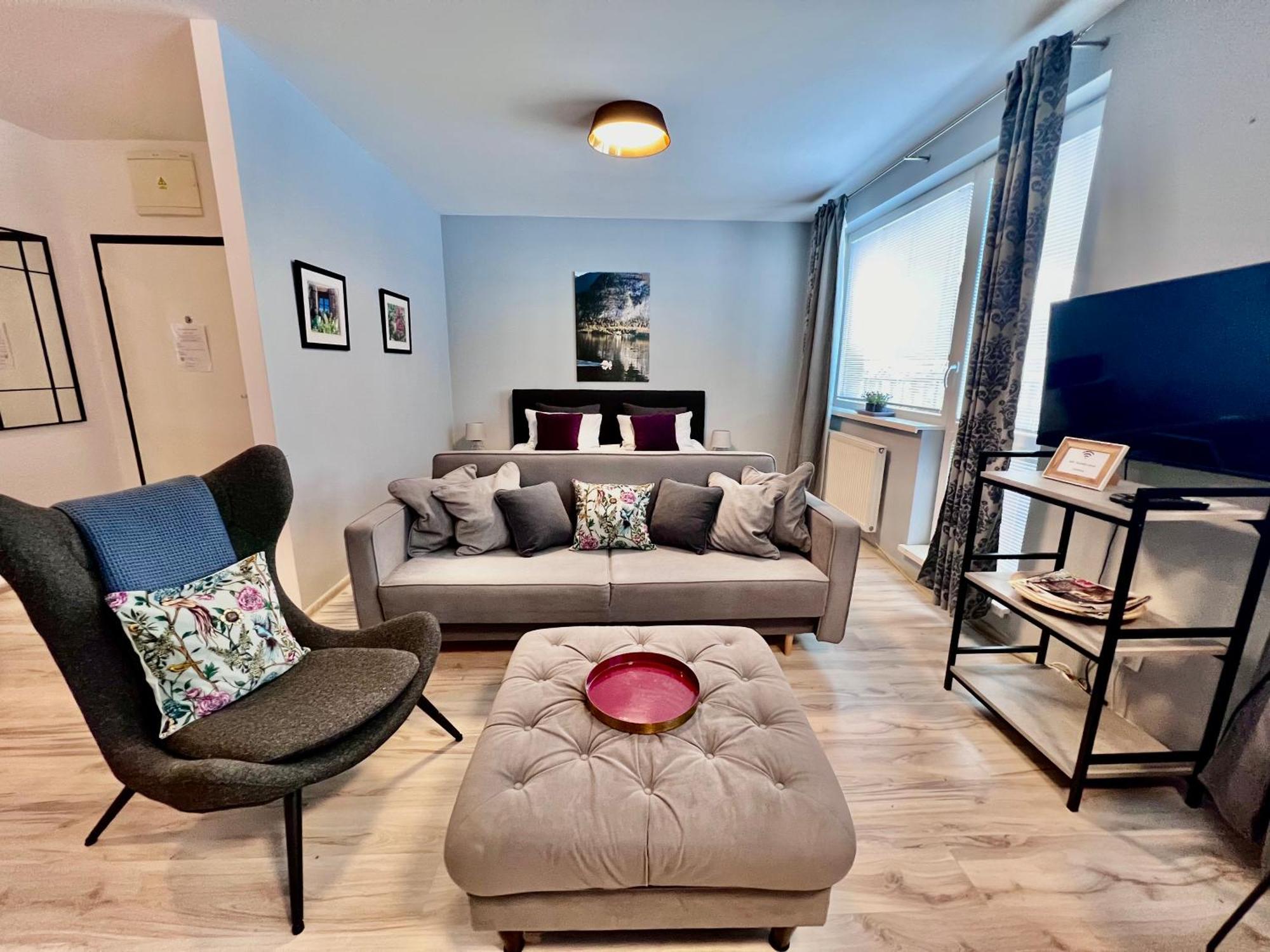 Bl - The Executive Suite, Boru - 24Hr Self Check-In, Free Private Parking, Balcony With Mountain View, 5 Minute Walk To City Center Banská Bystrica Exterior foto
